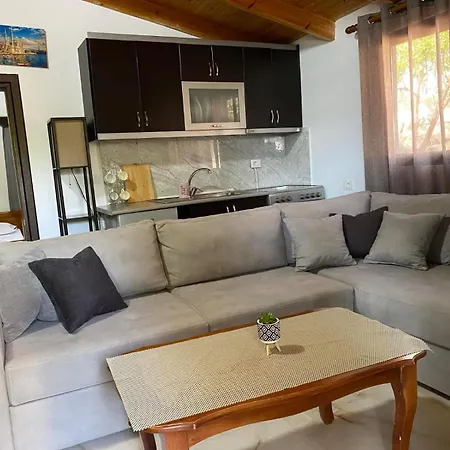 Fishery Guest house Ksamil